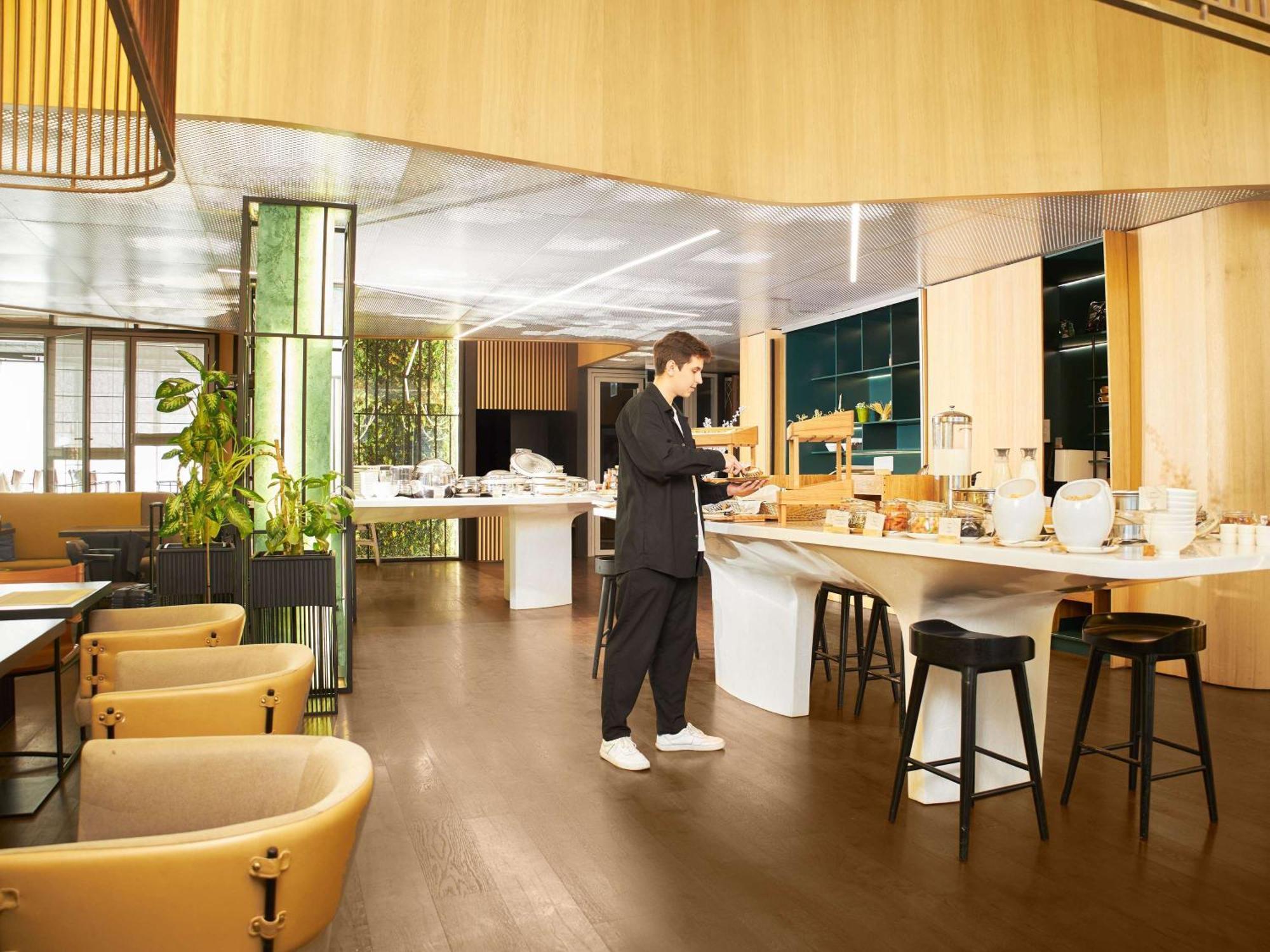 Novotel Living Almaty Jetisu Exteriér fotografie