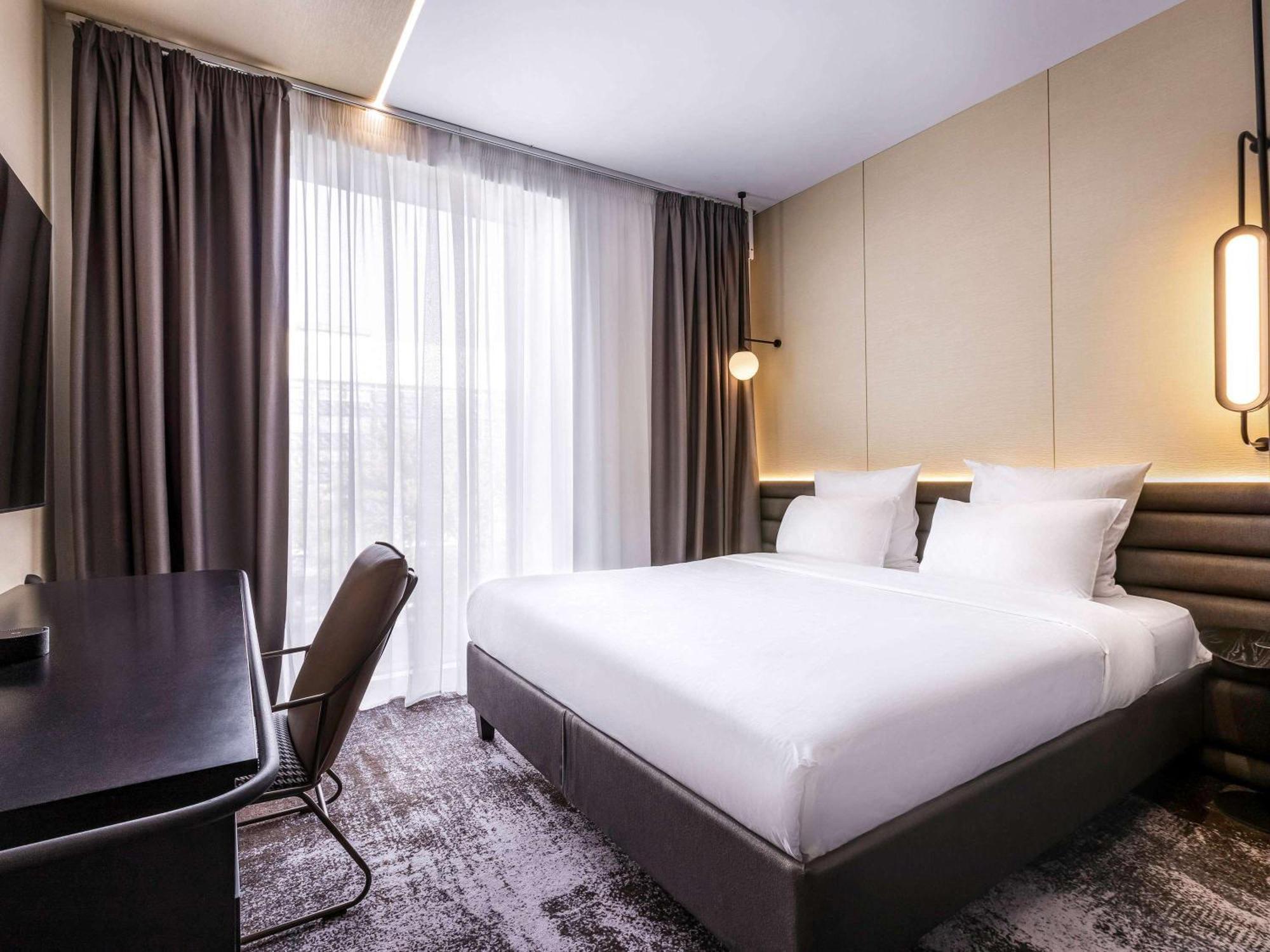 Novotel Living Almaty Jetisu Exteriér fotografie