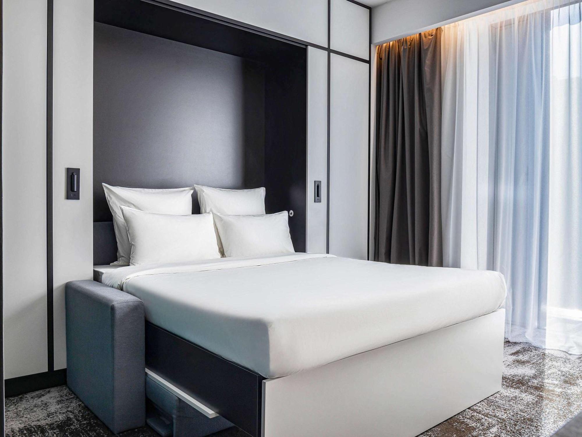Novotel Living Almaty Jetisu Exteriér fotografie